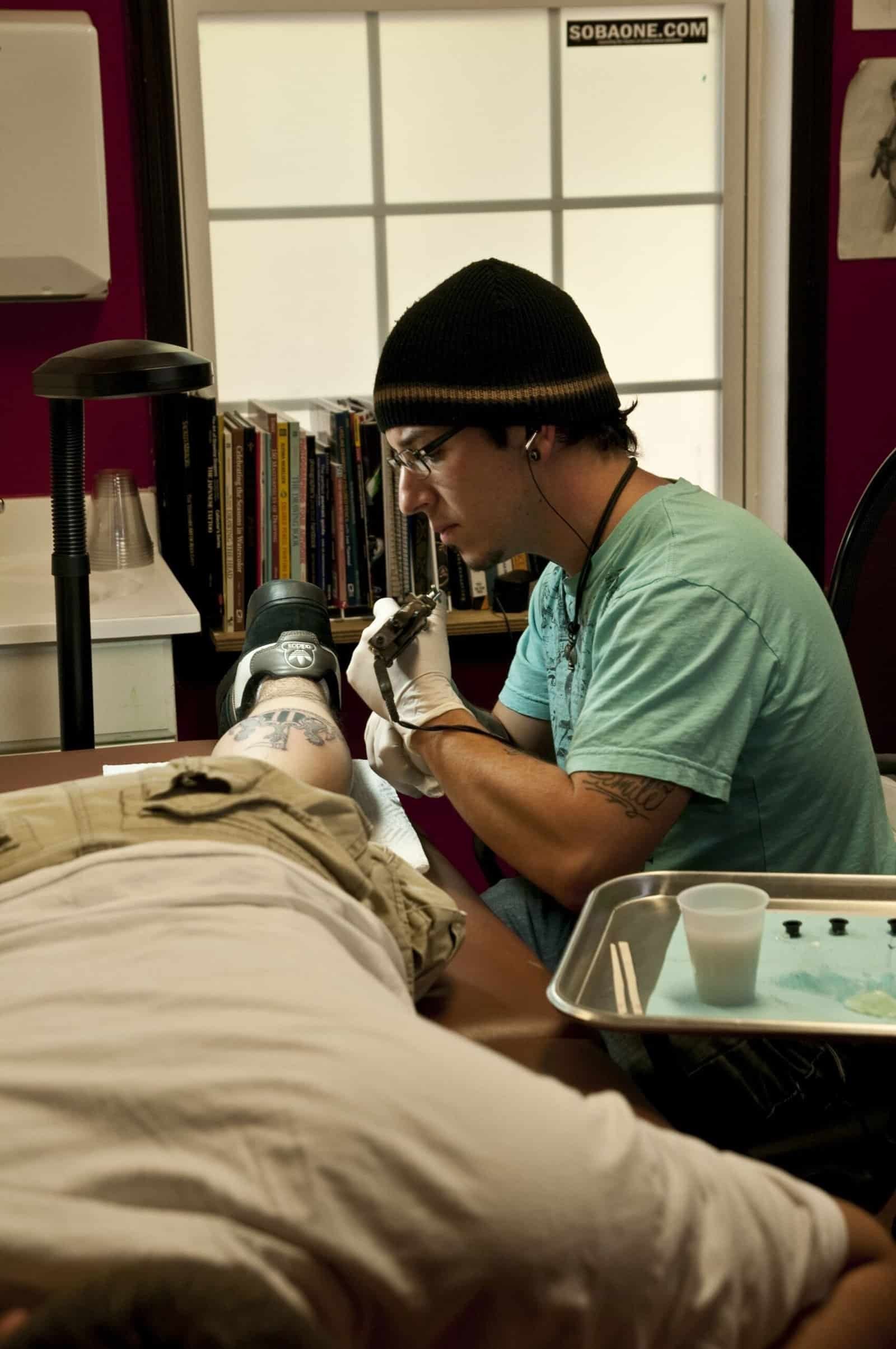 Germán Veryegnassi, artista y tatuador de Sigma Soul Tattoo en Carmona