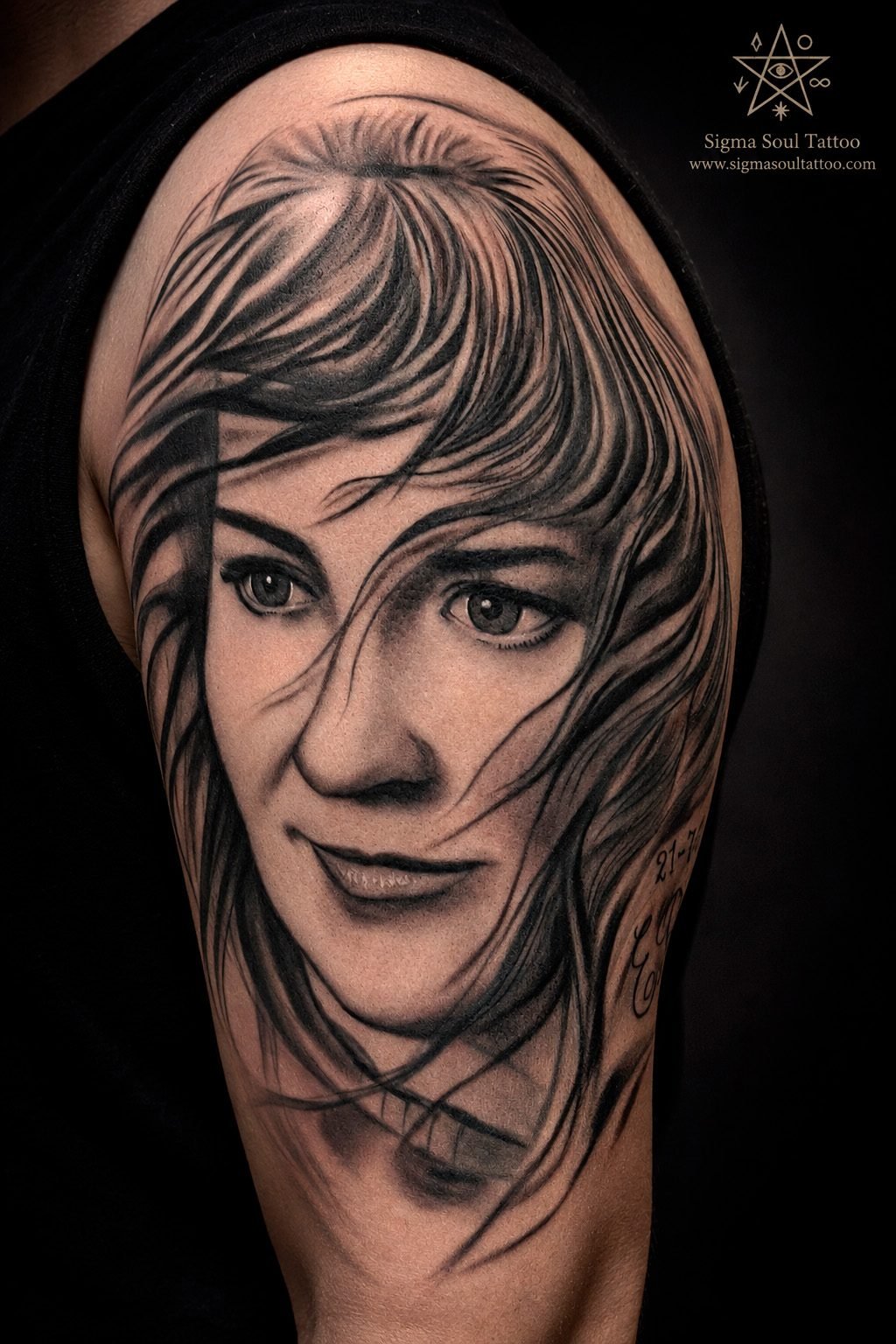 Tatuaje de realismo y retrato realizado por Sigma Soul Tattoo en Carmona